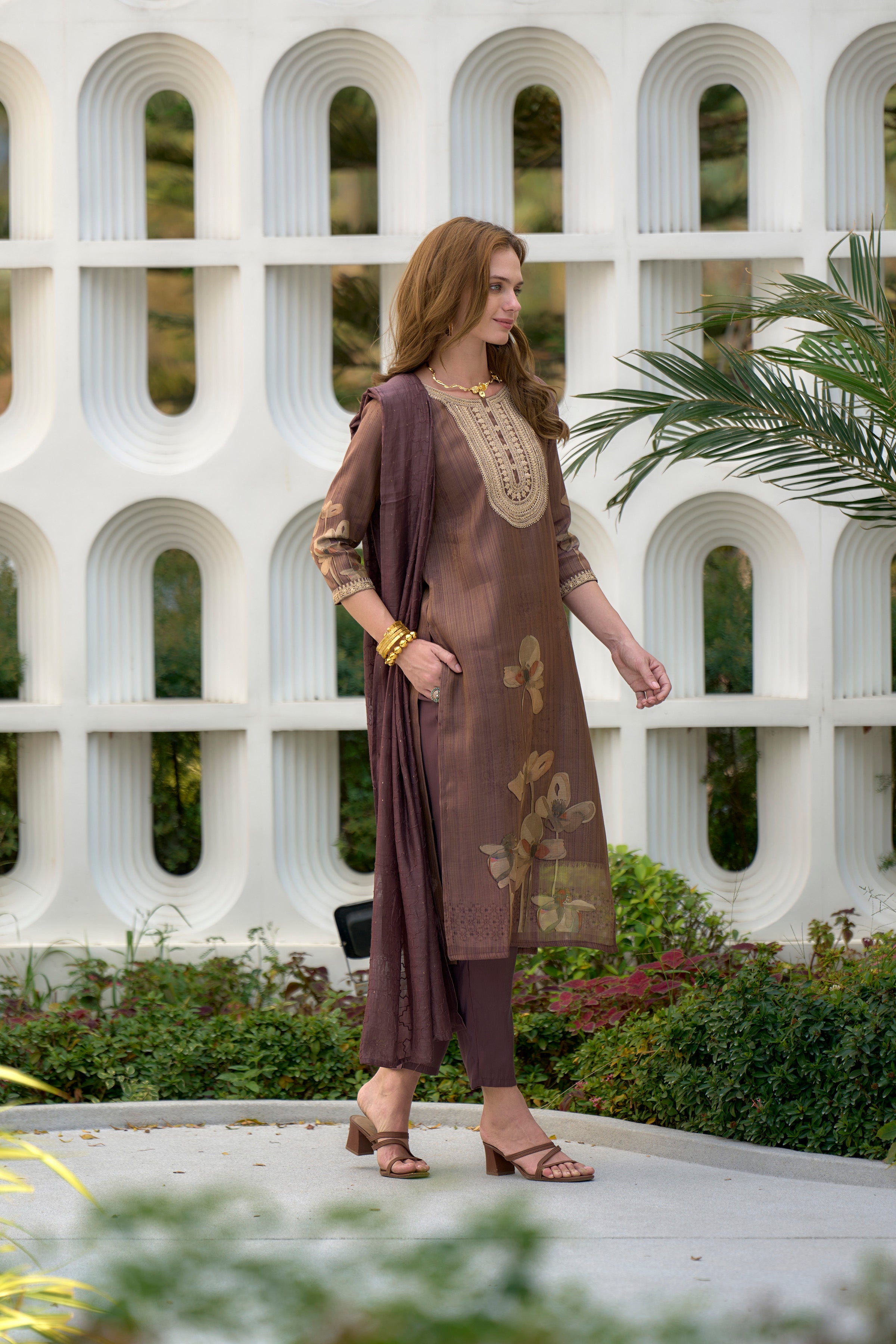 Elegant Straight Dupatta with Kurta Set | RoopRivaaj