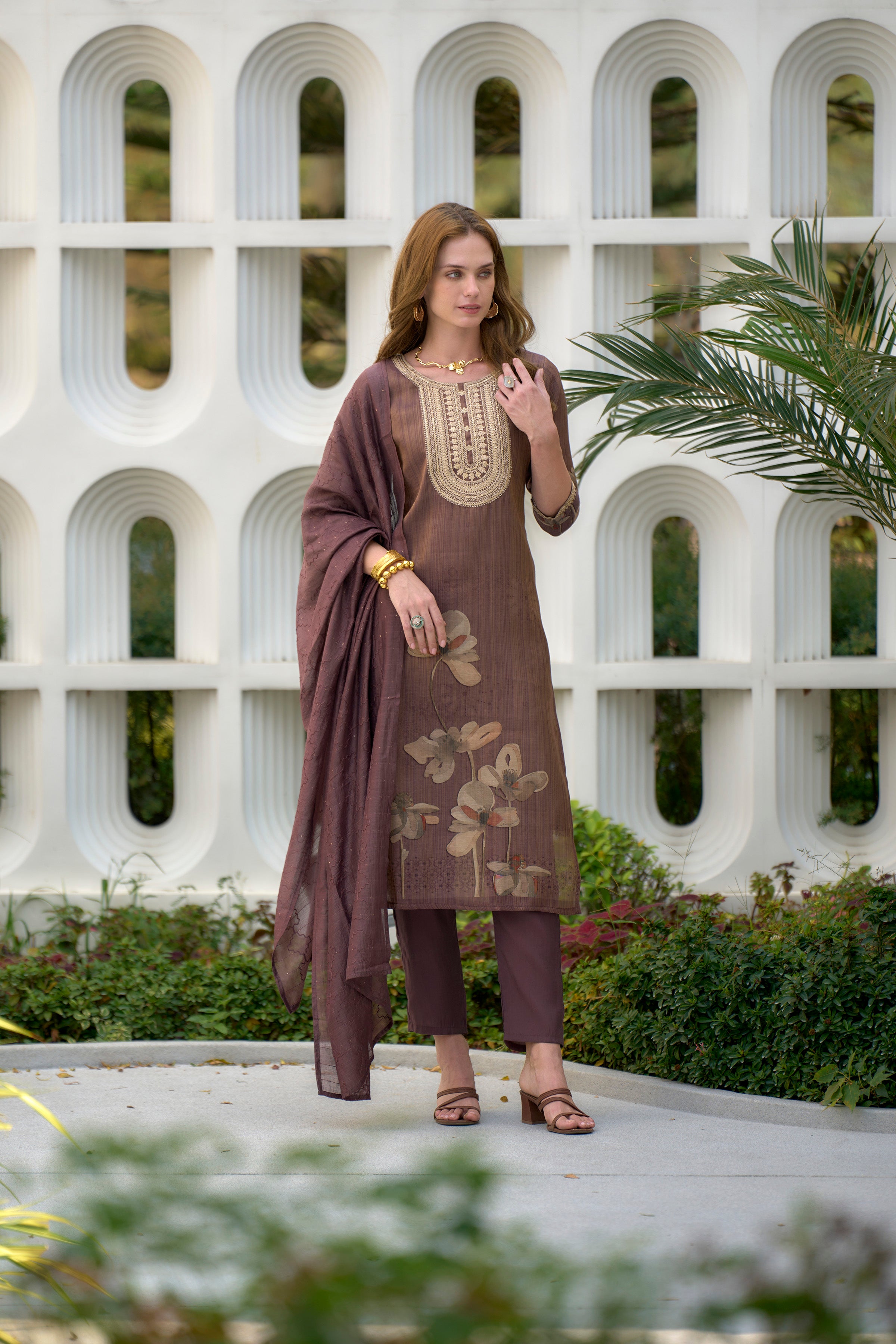 Elegant Straight Dupatta with Kurta Set | RoopRivaaj