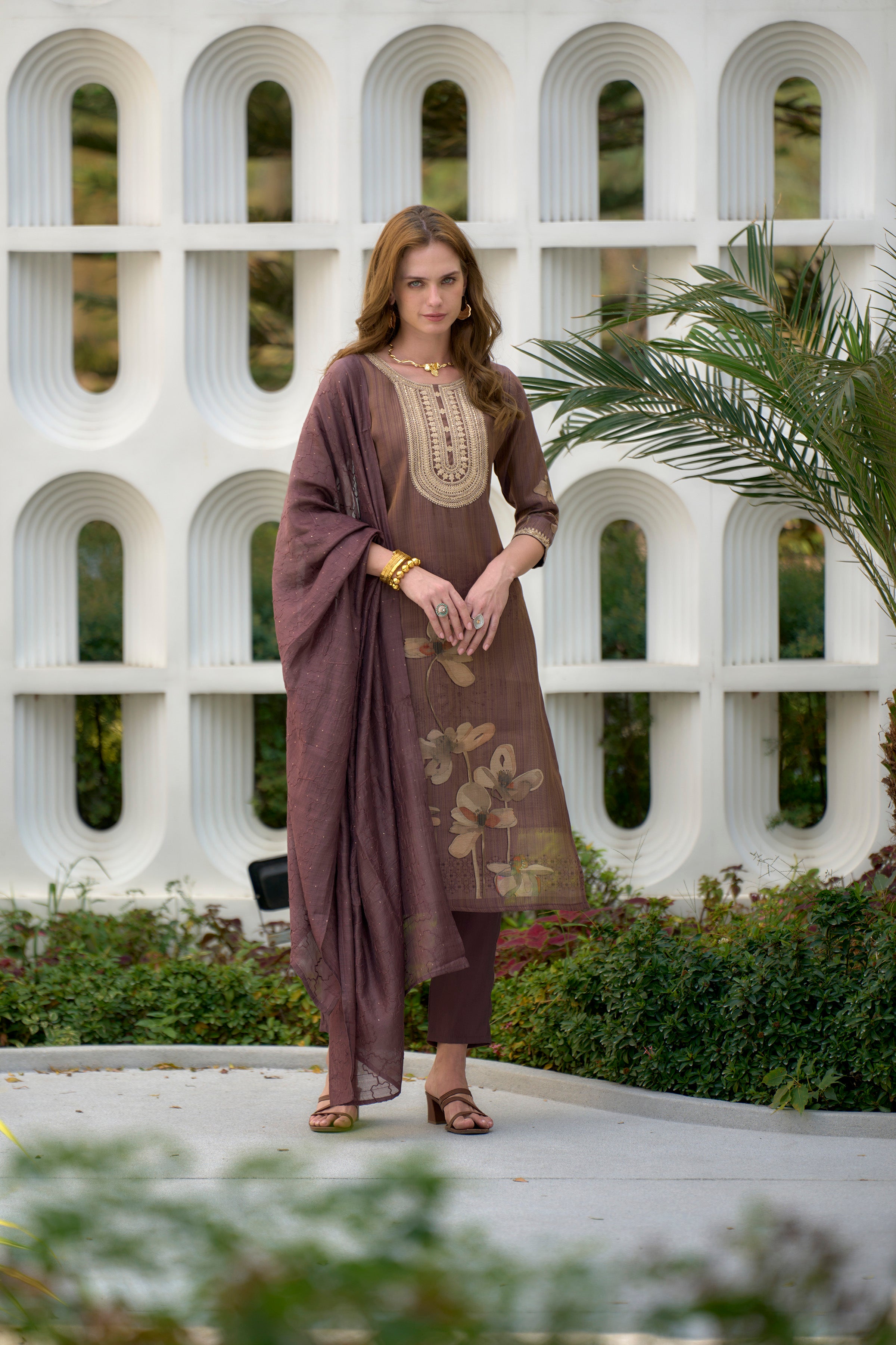 Elegant Straight Dupatta with Kurta Set | RoopRivaaj