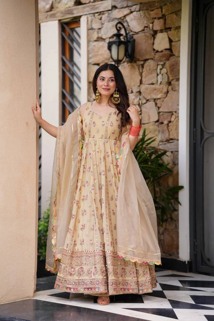 Premium Thread-Embroidered Co-ord Set with Dupatta | RoopRivaaj