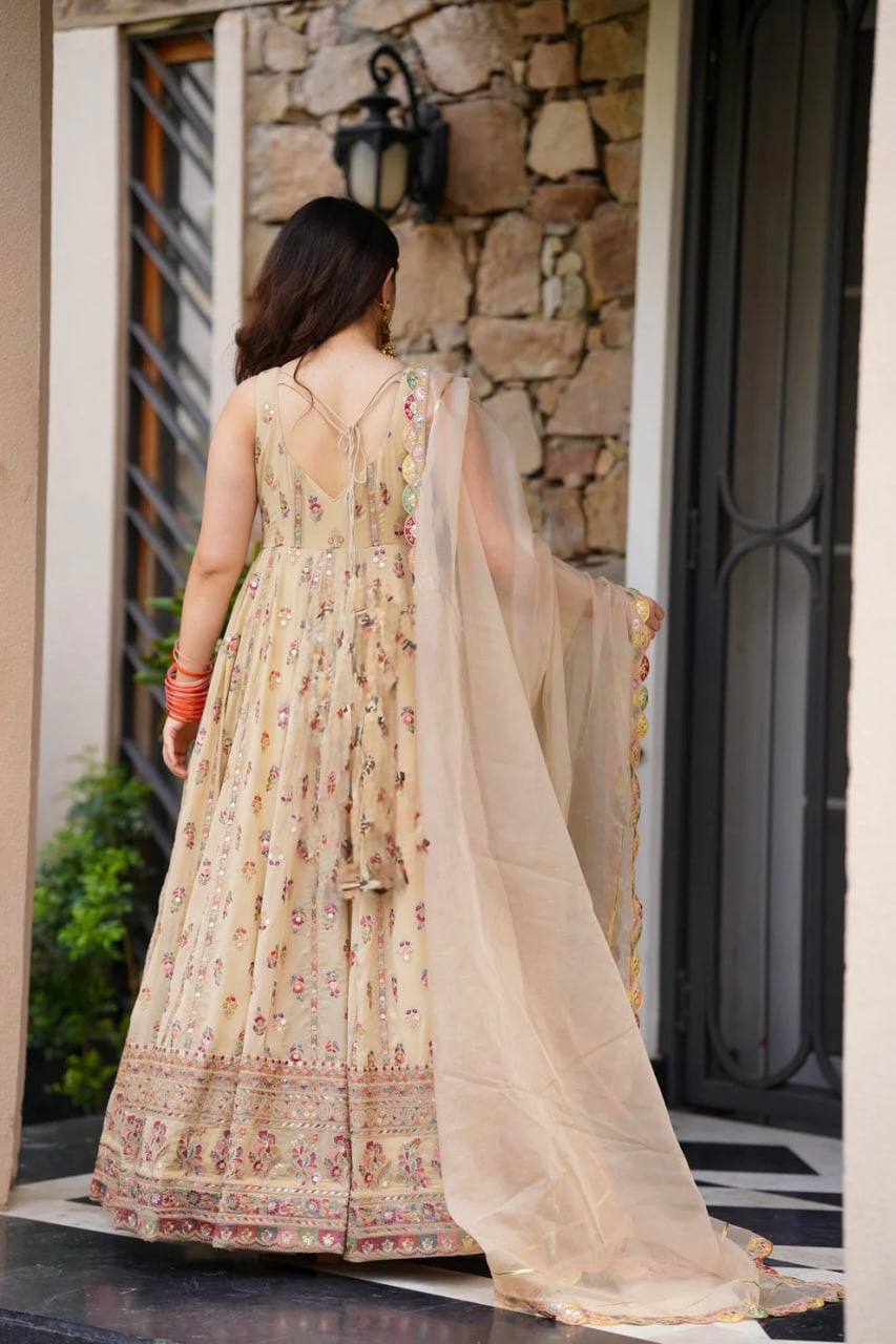 Premium Thread-Embroidered Co-ord Set with Dupatta | RoopRivaaj