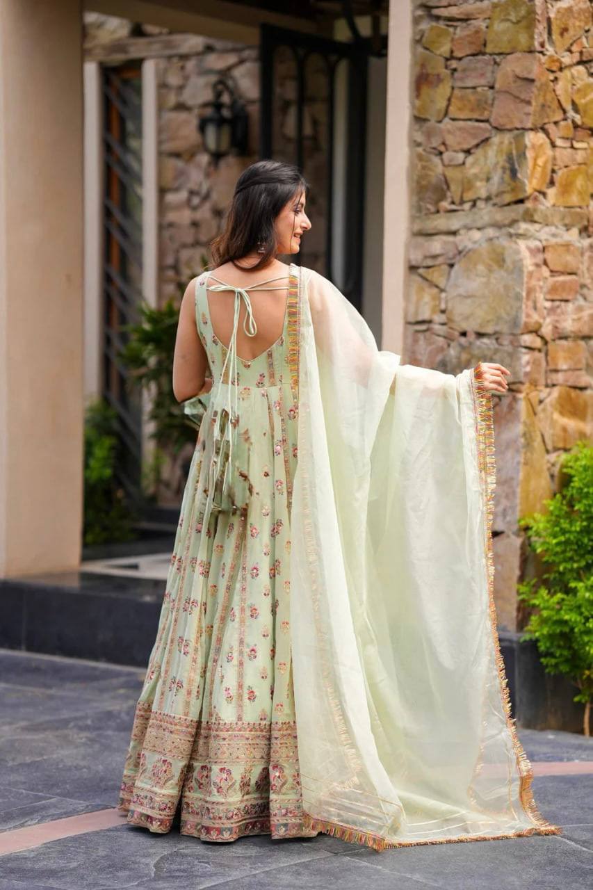 Premium Thread-Embroidered Co-ord Set with Dupatta | RoopRivaaj