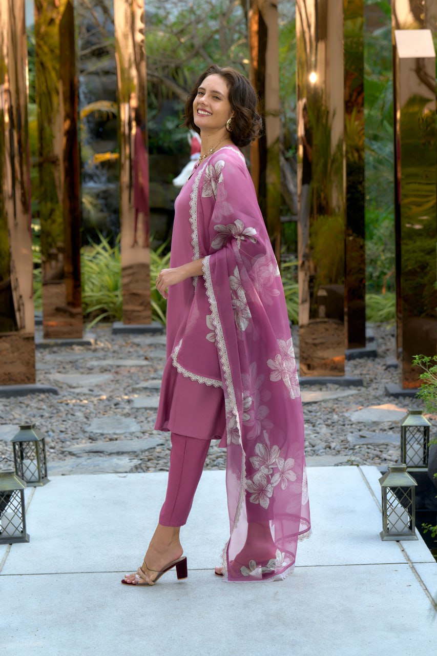 Elegant Orchid Straight Kurti Pant Dupatta Set | RoopRivaaj