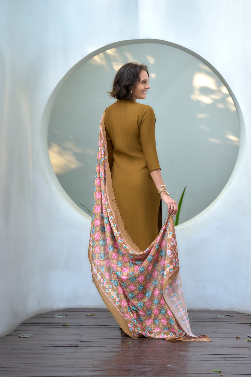 Elegant Vatican Kurti Pant Dupatta Set | RoopRivaaj