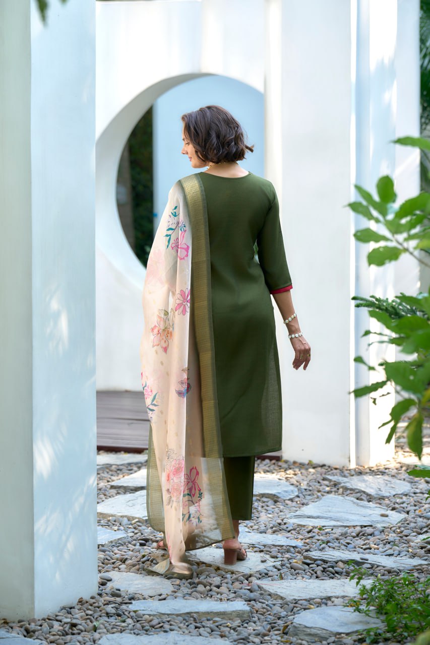 Elegant Vatican Kurti Pant Dupatta Set with Organza Butti | RoopRivaaj