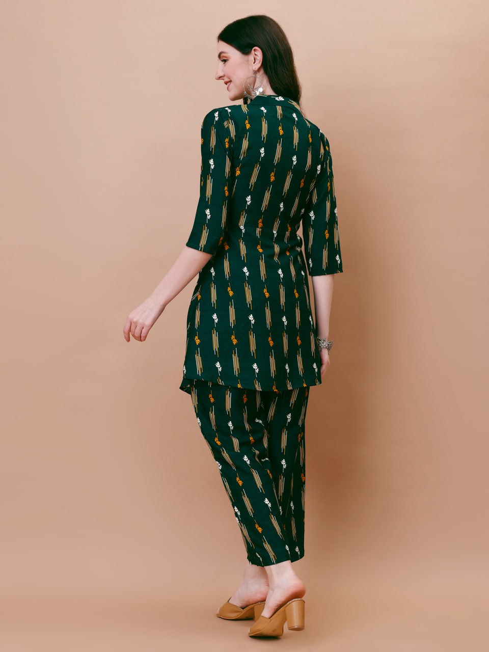 Straight Crepe Co-ord Set for Daily Ethnic Elegance | RoopRivaaj