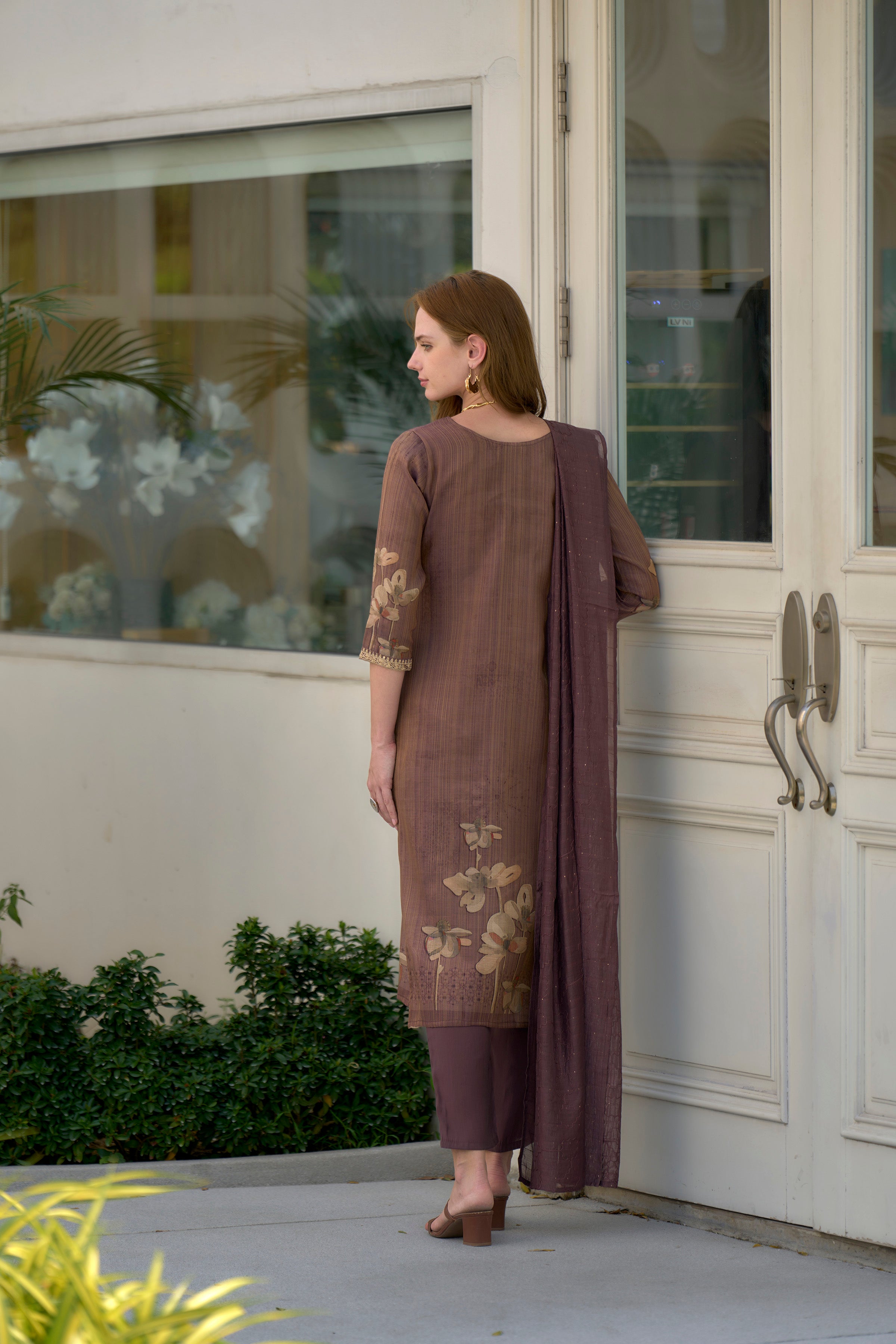 Elegant Straight Dupatta with Kurta Set | RoopRivaaj