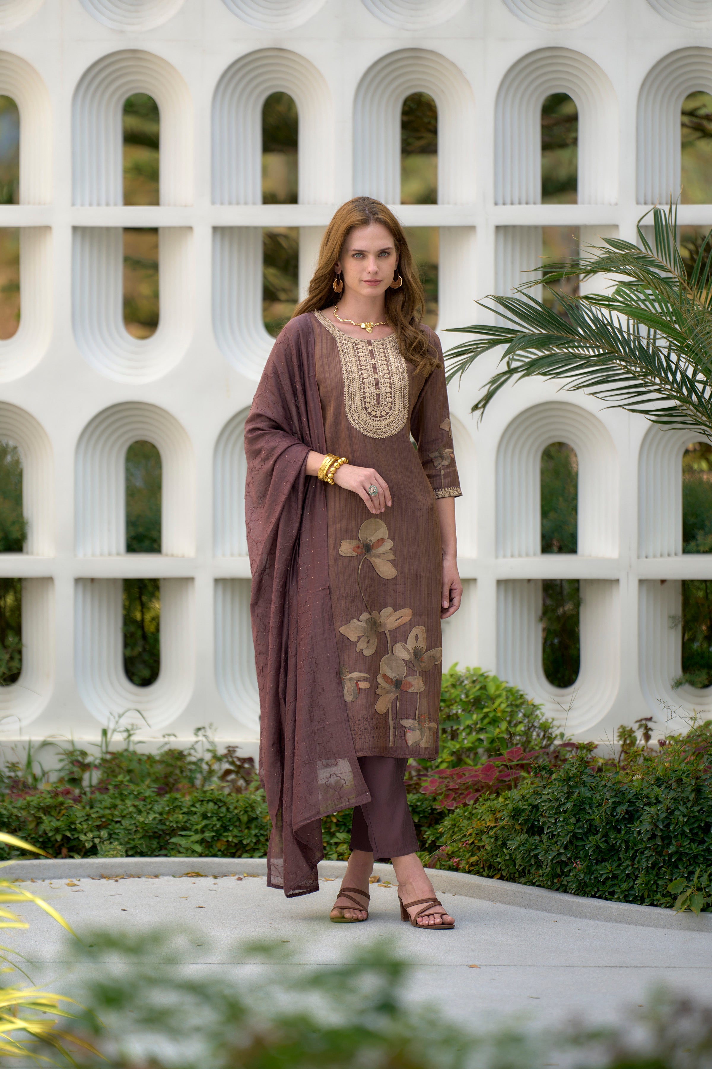 Elegant Straight Dupatta with Kurta Set | RoopRivaaj
