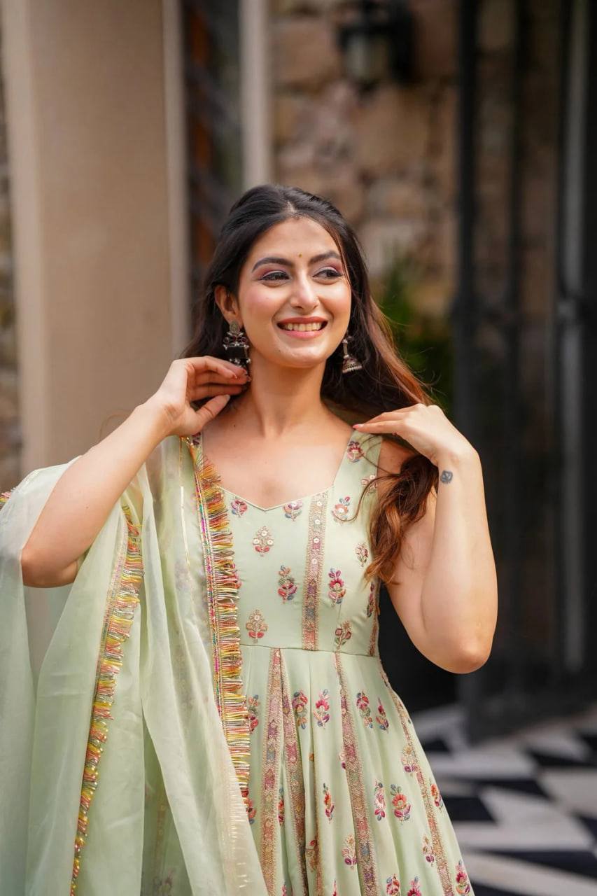 Premium Thread-Embroidered Co-ord Set with Dupatta | RoopRivaaj
