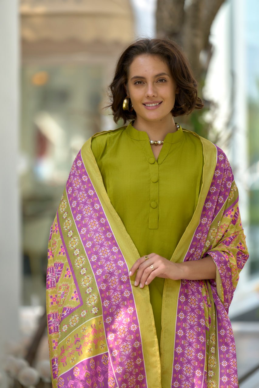 Elegant Straight Kurti Pant Dupatta Set for Everyday Ethnic Charm | RoopRivaaj